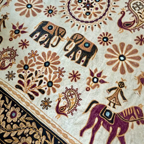 Vintage Indian Kantha Embroidered Tapestry – Elephants, Horses & Folk Motifs - Picture 13 of 14